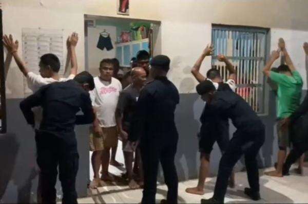 Razia Gabungan di Lapas Kendari, 3 HP dan Instalasi Kabel Ilegal Ditemukan Razia Gabungan di Lapas Kendari, 3 HP dan Instalasi Kabel Ilegal Ditemukan