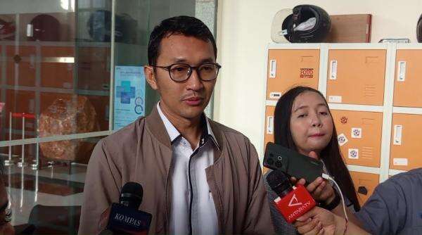 OTT di Lombok Barat, KPK Tangkap 19 Orang Salah Satunya Bupati Lalu Ahmad Zaini OTT di Lombok Barat, KPK Tangkap 19 Orang Salah Satunya Bupati Lalu Ahmad Zaini