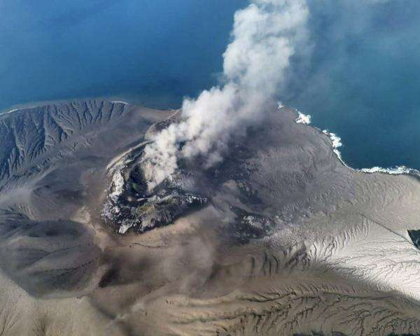 Basarnas Perluas Pencarian 5 Jurnalis Hilang di Sekitar Gunung Anak Krakatau Basarnas Perluas Pencarian 5 Jurnalis Hilang di Sekitar Gunung Anak Krakatau