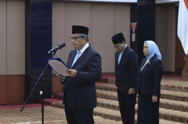 Perry Warjiyo Lantik 12 Pemimpin Satuan Kerja di Bank Indonesia Perry Warjiyo Lantik 12 Pemimpin Satuan Kerja di Bank Indonesia