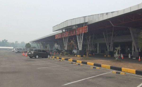 Kabut Asap Karhutla Lumpuhkan Penerbangan di Bandara Tjilik Riwut Palangka Raya Kabut Asap Karhutla Lumpuhkan Penerbangan di Bandara Tjilik Riwut Palangka Raya