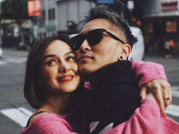 Perjalanan Cinta Sara Wijayanto dan Demian, Menikah 2014 Kini di Ambang Perceraian Perjalanan Cinta Sara Wijayanto dan Demian, Menikah 2014 Kini di Ambang Perceraian