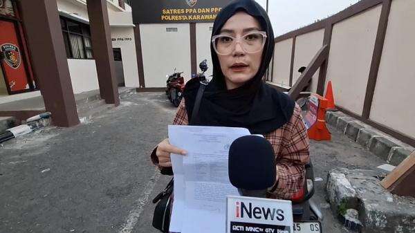 Viral! IRT Mengamuk di Kantor Advokat Karawang, Protes Data Pribadi Diduga Dipakai Tanpa Izin Viral! IRT Mengamuk di Kantor Advokat Karawang, Protes Data Pribadi Diduga Dipakai Tanpa Izin