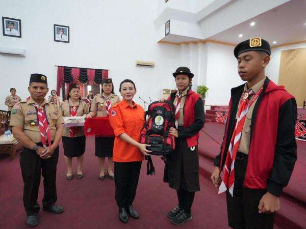 Lepas Kontingen Jamnas 2026, Bupati Landak Minta Pramuka Jadi Duta Daerah Lepas Kontingen Jamnas 2026, Bupati Landak Minta Pramuka Jadi Duta Daerah