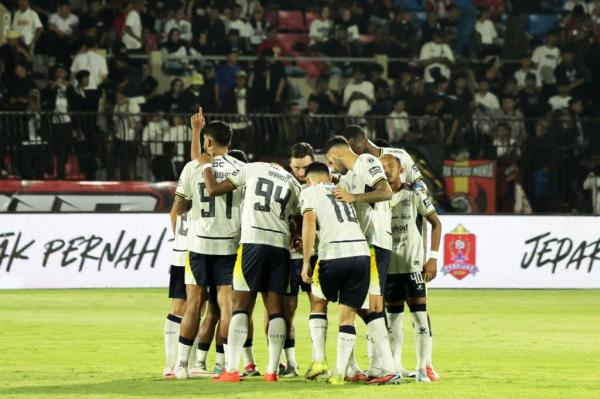 Persib Libur 4 Hari usai Perjalanan 14 Ribu Kilometer, Igor Tolic Tunggu Comeback Pemain Cedera Persib Libur 4 Hari usai Perjalanan 14 Ribu Kilometer, Igor Tolic Tunggu Comeback Pemain Cedera