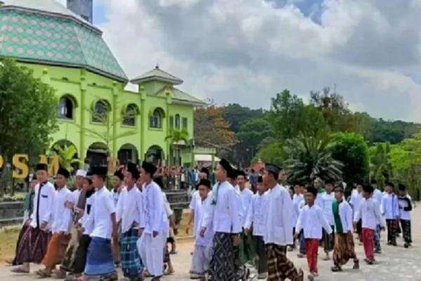 Hari Santri Nasional, Pesantren Jadi Benteng Radikalisme di Era Digital Hari Santri Nasional, Pesantren Jadi Benteng Radikalisme di Era Digital