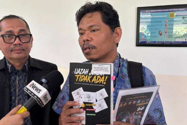 Bonatua Silalahi Bawa Putusan MK sebagai Bukti Baru Gugatan Keabsahan Ijazah Jokowi, Singgung Kemiripan Kasus Gibran Bonatua Silalahi Bawa Putusan MK sebagai Bukti Baru Gugatan Keabsahan Ijazah Jokowi, Singgung Kemiripan Kasus Gibran