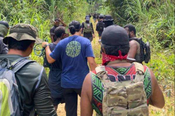 Penangkapan Pentolan KKB di Keerom, 4 Orang dan Senpi Rakitan Turut Diamankan Penangkapan Pentolan KKB di Keerom, 4 Orang dan Senpi Rakitan Turut Diamankan