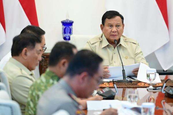 Prabowo Kembali Pimpin Ratas Soal Penanganan Karhutla Siang Ini Prabowo Kembali Pimpin Ratas Soal Penanganan Karhutla Siang Ini