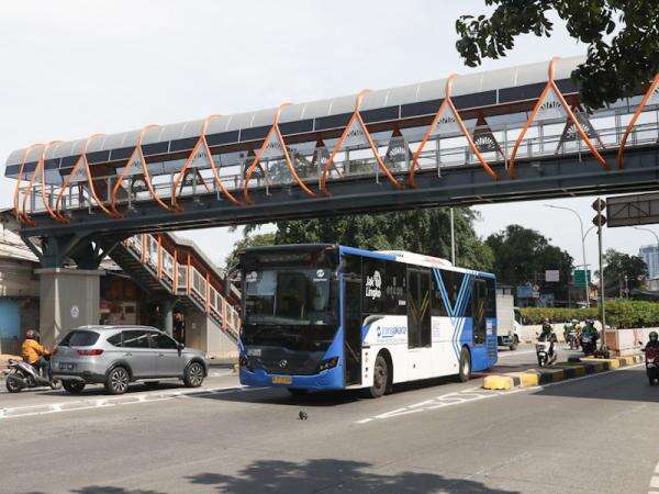 Pemprov DKI Jakarta Tetapkan Tarif Transjakarta Blok M-Bandara Soetta Rp15.000 Pemprov DKI Jakarta Tetapkan Tarif Transjakarta Blok M-Bandara Soetta Rp15.000