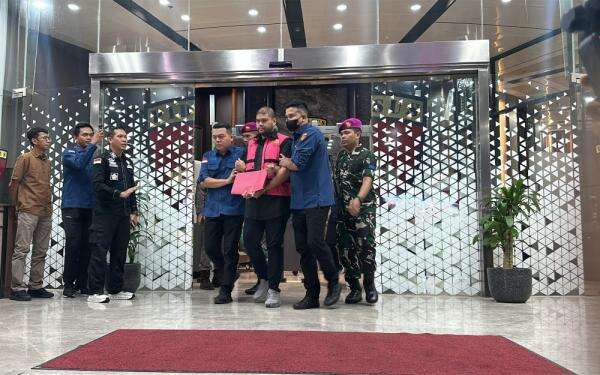 Kejagung Tahan Tersangka Baru Kasus MBG, Berperan Jual Titik Dapur SPPG Kejagung Tahan Tersangka Baru Kasus MBG, Berperan Jual Titik Dapur SPPG