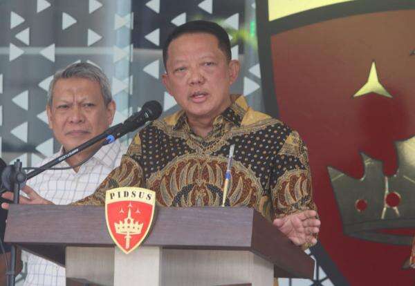Sri Radjasa Duga Ada Motif Politik di Balik Kasus Febrie Adriansyah Sri Radjasa Duga Ada Motif Politik di Balik Kasus Febrie Adriansyah