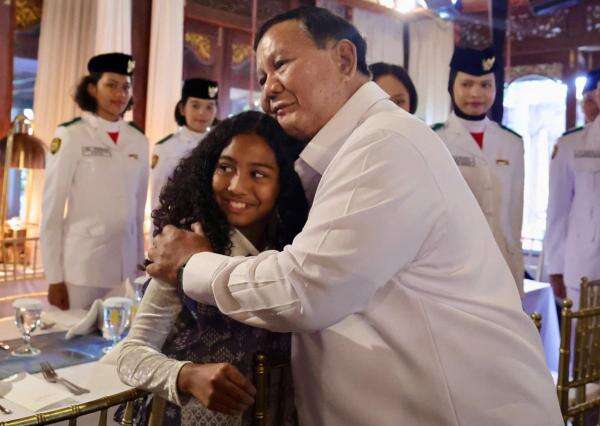 Prabowo Undang Petugas Upacara HUT RI ke Hambalang Prabowo Undang Petugas Upacara HUT RI ke Hambalang