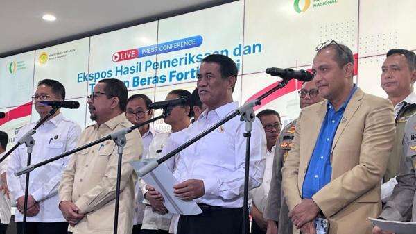 Kementan Bongkar 25 Merek Beras Fortifikasi Palsu, Rugikan Konsumen Rp89 Triliun Kementan Bongkar 25 Merek Beras Fortifikasi Palsu, Rugikan Konsumen Rp89 Triliun