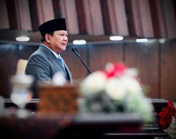 8 Orang Istimewa yang Disapa Prabowo di Pidatonya, dari Petani hingga Siswa Sekolah Rakyat 8 Orang Istimewa yang Disapa Prabowo di Pidatonya, dari Petani hingga Siswa Sekolah Rakyat