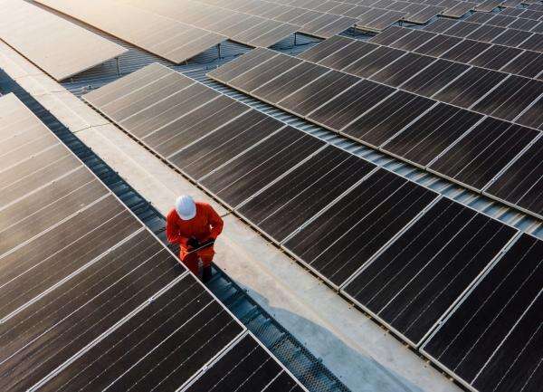 Kejar Target PLTS 100 GWp, Bahlil Pangkas Birokrasi Tender, Simak Kinerja Sahamnya Kejar Target PLTS 100 GWp, Bahlil Pangkas Birokrasi Tender, Simak Kinerja Sahamnya