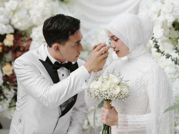 Klarifikasi Dea Imut Pakai Hijab saat Akad Nikah, Jawabannya Mengharukan Klarifikasi Dea Imut Pakai Hijab saat Akad Nikah, Jawabannya Mengharukan
