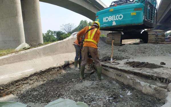 Hati-Hati Ada Pekerjaan Jalan di Ruas Tol Japek, Ini Rincian Jadwalnya Hati-Hati Ada Pekerjaan Jalan di Ruas Tol Japek, Ini Rincian Jadwalnya