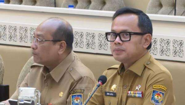 Wamendagri Dorong Pemda Cari Sumber Pertumbuhan Ekonomi Baru, Bukan Andalkan TKD Wamendagri Dorong Pemda Cari Sumber Pertumbuhan Ekonomi Baru, Bukan Andalkan TKD