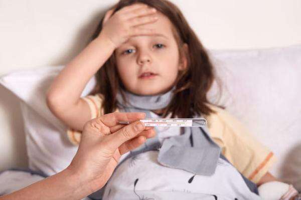 Anak Demam Tinggi karena Influenza A, Kompres Hangat atau Dingin? Anak Demam Tinggi karena Influenza A, Kompres Hangat atau Dingin?