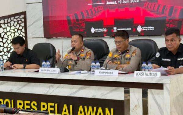 Tusuk Karyawati Puluhan Kali, Perampok Sadis di Pelalawan Ditangkap Tusuk Karyawati Puluhan Kali, Perampok Sadis di Pelalawan Ditangkap