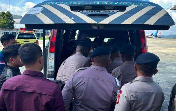 Identitas Polisi Gugur Diserang OTK di Yahukimo Papua, Tubuh Penuh Luka Tusuk Identitas Polisi Gugur Diserang OTK di Yahukimo Papua, Tubuh Penuh Luka Tusuk