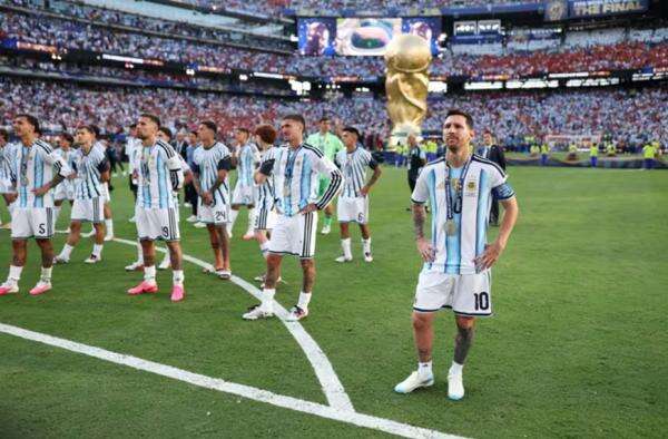 Detik-Detik Pemain Argentina Cekik Eric Garcia dan Pukul Gavi Usai Final Piala Dunia 2026 Detik-Detik Pemain Argentina Cekik Eric Garcia dan Pukul Gavi Usai Final Piala Dunia 2026