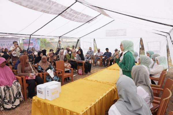 Rustini Sapa Korban Karhutla di Banjarbaru, Salurkan Bantuan Sembako dan Pengobatan Rustini Sapa Korban Karhutla di Banjarbaru, Salurkan Bantuan Sembako dan Pengobatan