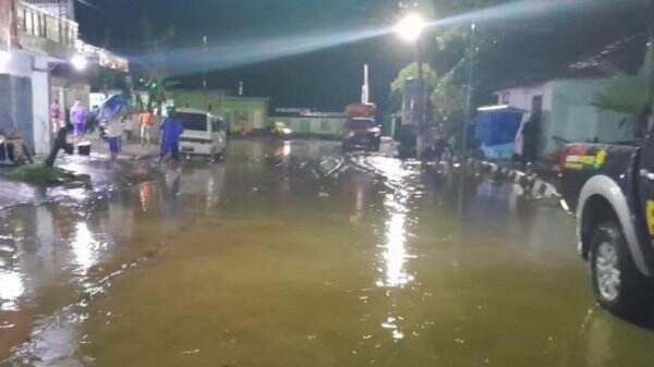 Banjir Bandang Terjang Malang Jawa Timur Orang Tewas Terseret Arus