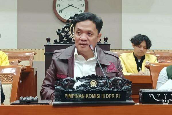 Komisi III DPR Bentuk Panja Awasi Kasus Korupsi Besar Eks Jampidsus Febrie Adriansyah Komisi III DPR Bentuk Panja Awasi Kasus Korupsi Besar Eks Jampidsus Febrie Adriansyah