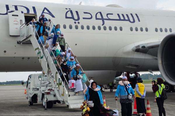 Kemenhaj: 76.829 Jemaah Haji dari 195 Kloter Telah Tiba di Indonesia Kemenhaj: 76.829 Jemaah Haji dari 195 Kloter Telah Tiba di Indonesia