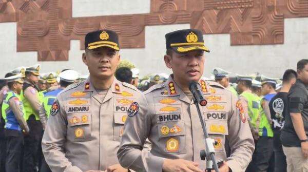Kerahkan 6.088 Personel Gabungan Amankan Demo, Polri Pastikan Anggota Tak Bawa Senpi Kerahkan 6.088 Personel Gabungan Amankan Demo, Polri Pastikan Anggota Tak Bawa Senpi