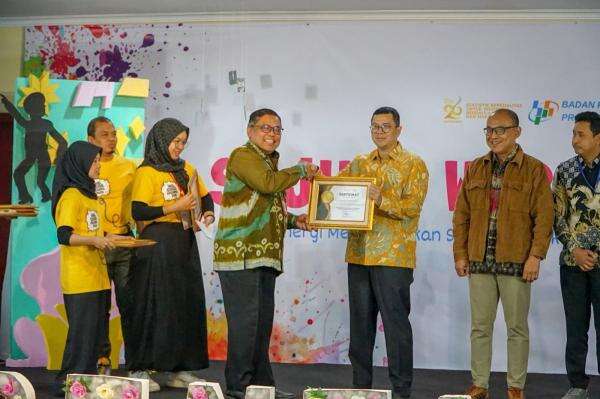 Dukung Sensus Ekonomi 2026, PT JIEP Raih Penghargaan Mitra Terbaik BPS DKI Jakarta Dukung Sensus Ekonomi 2026, PT JIEP Raih Penghargaan Mitra Terbaik BPS DKI Jakarta