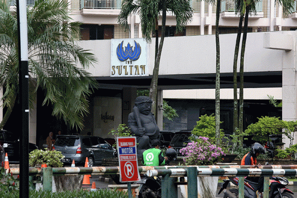 Pengelola GBK Buka Posko, Pastikan Hak Eks Karyawan Hotel Sultan Terpenuhi Pengelola GBK Buka Posko, Pastikan Hak Eks Karyawan Hotel Sultan Terpenuhi