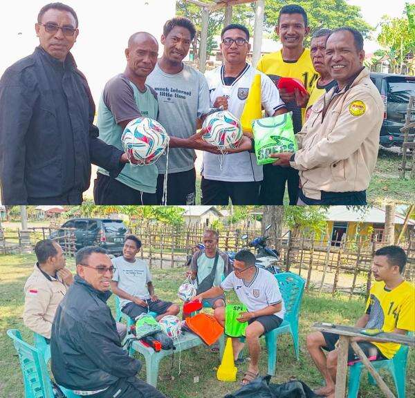 Alfridus Bria Serahkan Peralatan Latihan untuk SSB Porfita Umatoos di Malaka Alfridus Bria Serahkan Peralatan Latihan untuk SSB Porfita Umatoos di Malaka