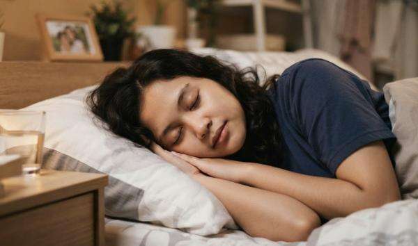 Sering Tidur Pakai Softlens? Hati-Hati Risiko Infeksi Mata Sering Tidur Pakai Softlens? Hati-Hati Risiko Infeksi Mata