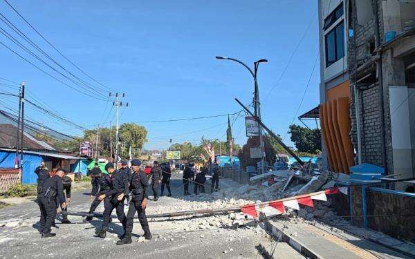 Pascagempa M7,7, Kemenpar Hentikan Rangkaian Penutupan Festival Golo Koe di Manggarai Barat NTT Pascagempa M7,7, Kemenpar Hentikan Rangkaian Penutupan Festival Golo Koe di Manggarai Barat NTT
