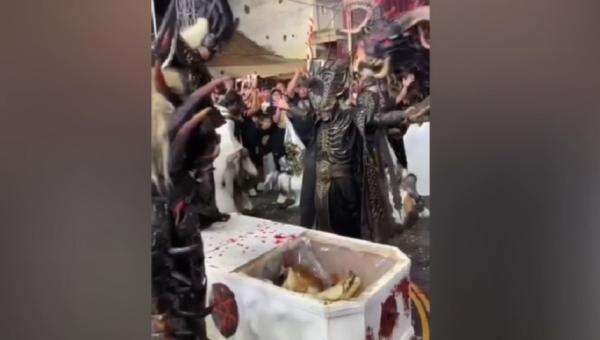 Heboh! Karnaval Maulid Nabi Ada Adegan Kepala Kambing Disebut Mirip Pemujaan Setan Heboh! Karnaval Maulid Nabi Ada Adegan Kepala Kambing Disebut Mirip Pemujaan Setan