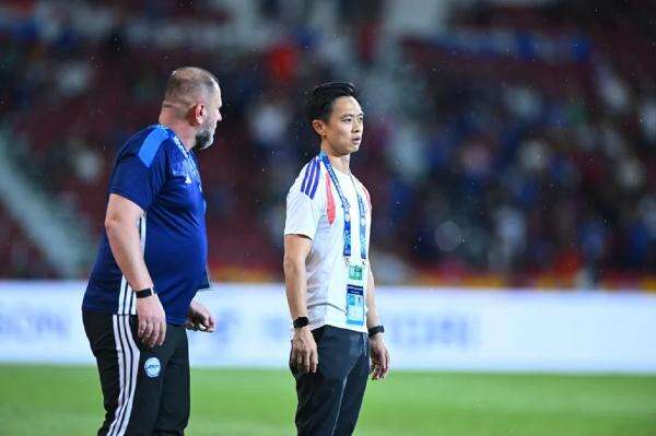 Kalahkan Thailand tapi Gagal Lolos ke Final Piala AFF 2026, Pelatih Timnas Singapura: Sepakbola itu Kejam Kalahkan Thailand tapi Gagal Lolos ke Final Piala AFF 2026, Pelatih Timnas Singapura: Sepakbola itu Kejam