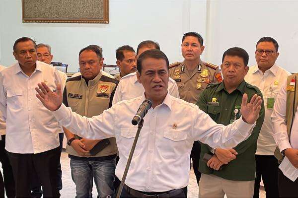 Mentan Amran Buka Layanan Aduan Beras SPHP, Lapor Penyelewengan di Nomor Ini Mentan Amran Buka Layanan Aduan Beras SPHP, Lapor Penyelewengan di Nomor Ini