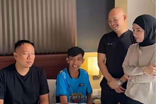Kondisi Dede Sunandar Membaik usai Tumbang Dipukul Vicky Prasetyo Kondisi Dede Sunandar Membaik usai Tumbang Dipukul Vicky Prasetyo