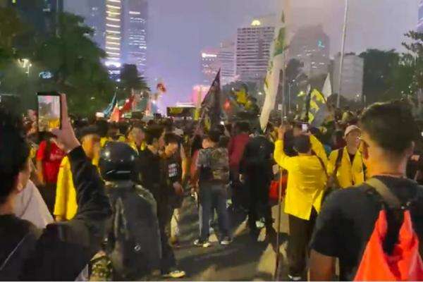 Respons Masyarakat soal Demo Mahasiswa Digelar di Bundaran HI, Mendukung tapi... Respons Masyarakat soal Demo Mahasiswa Digelar di Bundaran HI, Mendukung tapi...