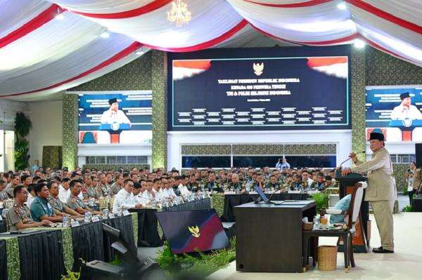 Prabowo Kumpulkan 800 Pati TNI-Polri di Istana, Beri Arahan jelang 2 Tahun Pemerintahan Prabowo Kumpulkan 800 Pati TNI-Polri di Istana, Beri Arahan jelang 2 Tahun Pemerintahan