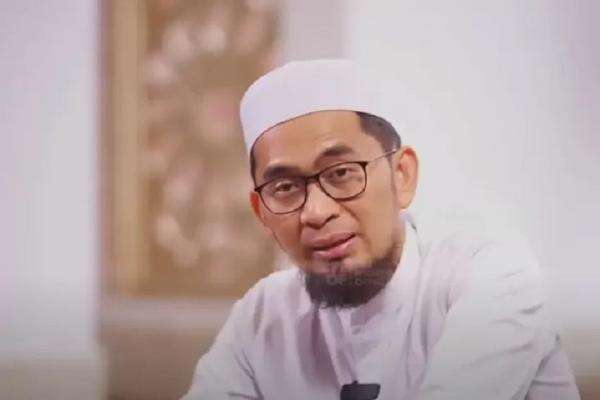 Tafsir Al-Isra Ayat 16: Ustaz Adi Hidayat Ungkap Peran Elite di Balik Kehancuran Negeri Tafsir Al-Isra Ayat 16: Ustaz Adi Hidayat Ungkap Peran Elite di Balik Kehancuran Negeri