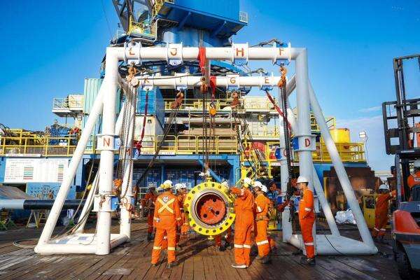 Proyek Pipa WNTS-Pemping Rampung, Gas Natuna Siap Mengalir Proyek Pipa WNTS-Pemping Rampung, Gas Natuna Siap Mengalir