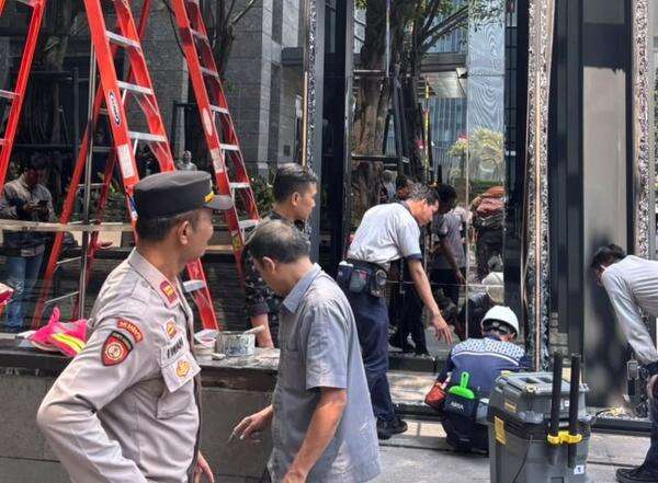 Viral! Mobil BYD Tabrak Gedung di SCBD, Penyebab Masih Diselidiki Polisi Viral! Mobil BYD Tabrak Gedung di SCBD, Penyebab Masih Diselidiki Polisi
