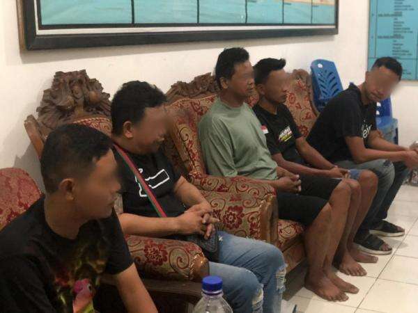 Korem 082 Mojokerto Tangkap 5 Terduga Pencuri Kabel Senilai Miliaran, Ada Oknum Wartawan! Korem 082 Mojokerto Tangkap 5 Terduga Pencuri Kabel Senilai Miliaran, Ada Oknum Wartawan!