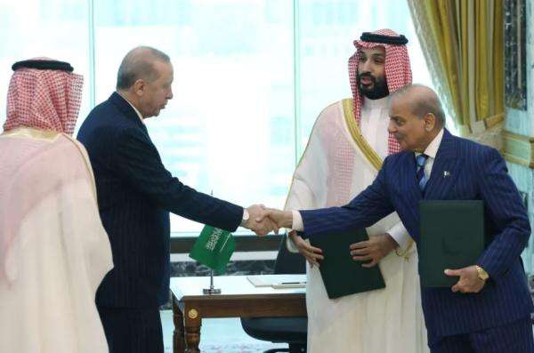 Arab Saudi akan Gelar Rapat Darurat Pakta Pertahanan Mekkah Arab Saudi akan Gelar Rapat Darurat Pakta Pertahanan Mekkah