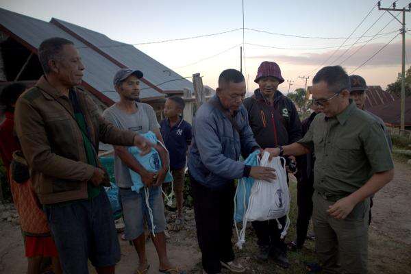 BNPB Tembus Akses Terpencil untuk Salurkan Bantuan Presiden ke Korban Gempa NTT BNPB Tembus Akses Terpencil untuk Salurkan Bantuan Presiden ke Korban Gempa NTT