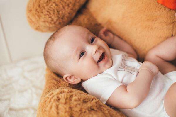 Bukan Sunscreen, Ini Cara Aman Melindungi Kulit Bayi dari Paparan Sinar Matahari Bukan Sunscreen, Ini Cara Aman Melindungi Kulit Bayi dari Paparan Sinar Matahari